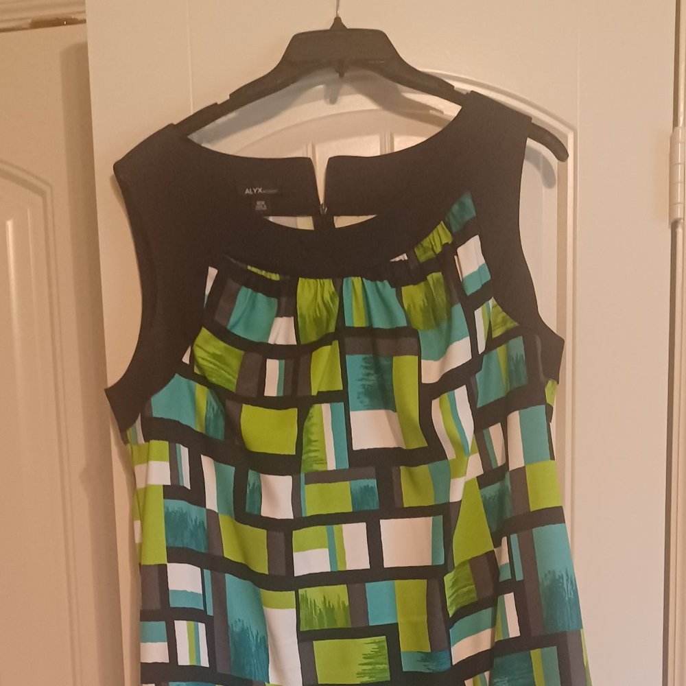 Dress - Picture 3 of 3